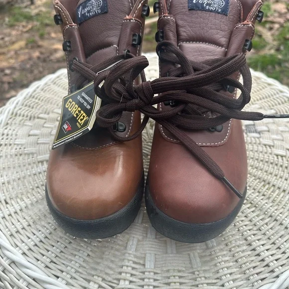 Vasque boots. Vasque Sundowner GTX boots. Size 8.5. Backpacking boots. Hike work - Picture 12 of 13